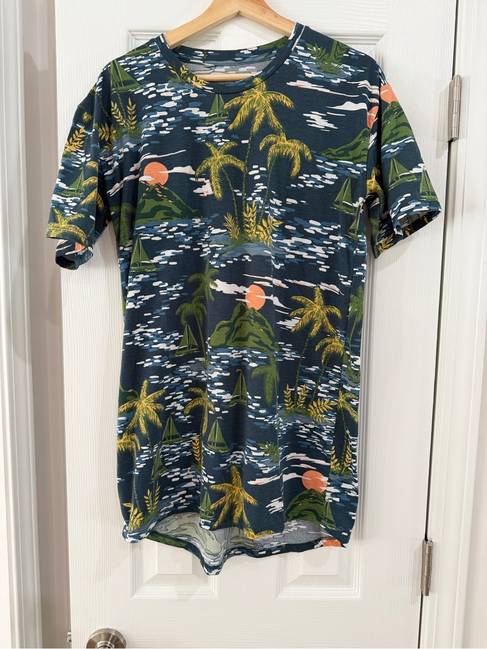LuLaRoe Navy Tropical Palm Print Short Sleeve Tunic Tee